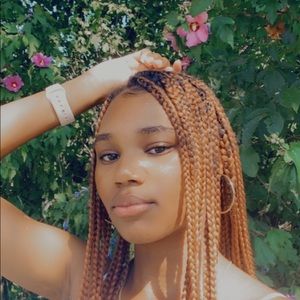 Meet your Posher, Alexis